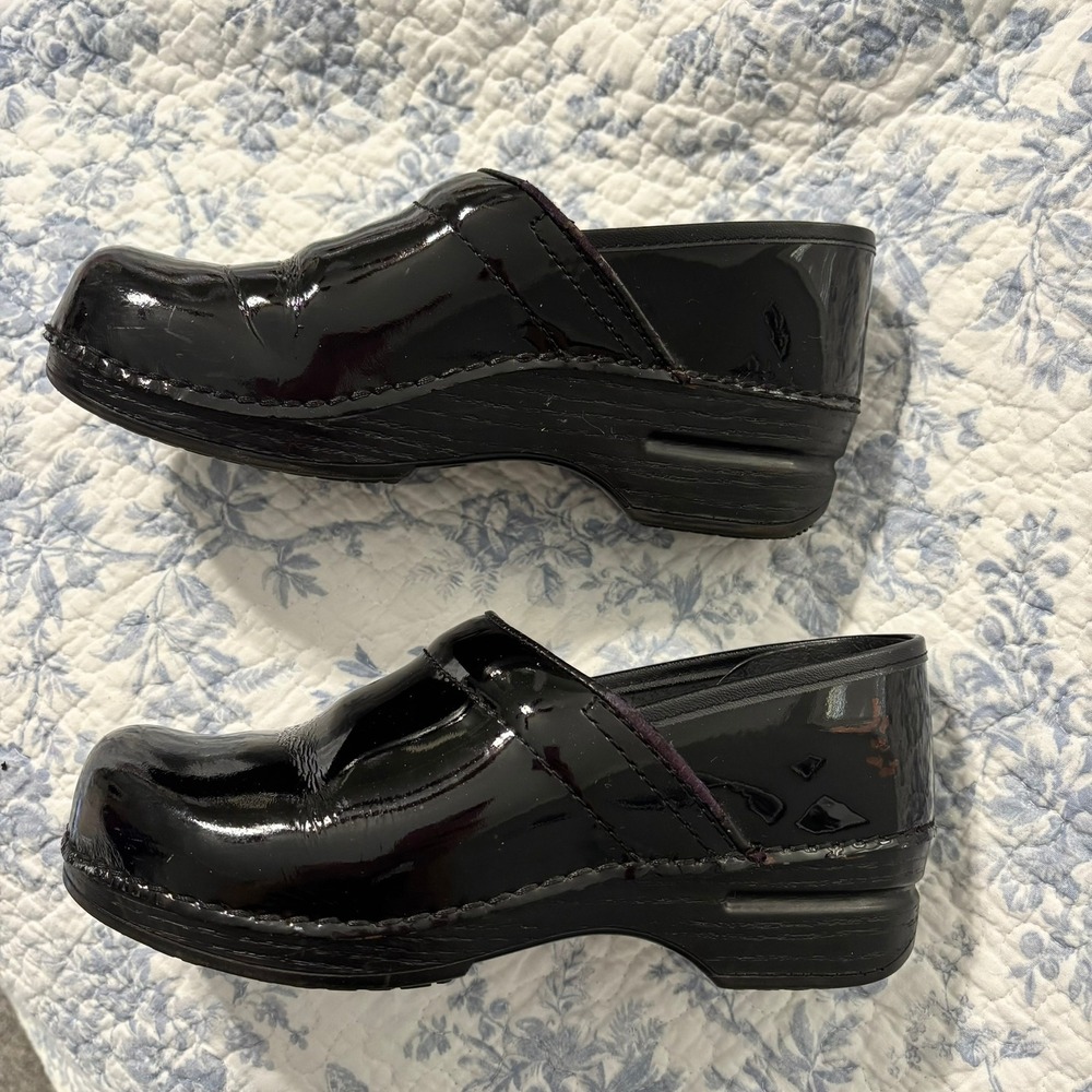 Dansko XP Pro Black Patent Leather Clogs, Women 7.5; EU 38